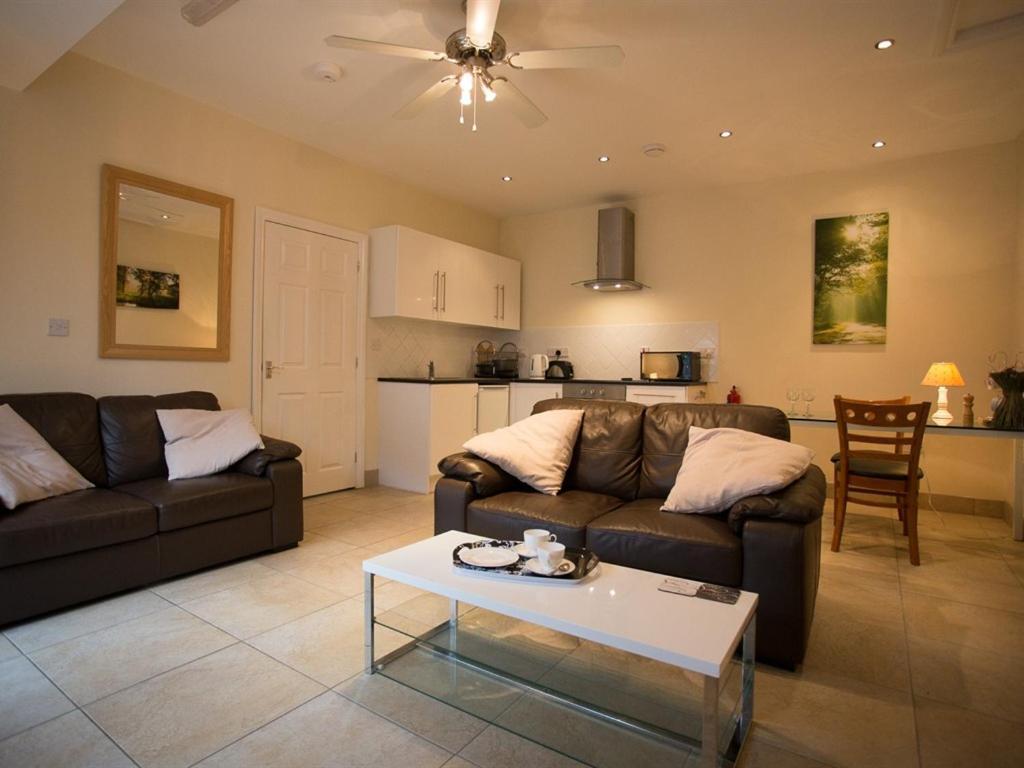 גרימסבי Treetops Cottages & Spa מראה חיצוני תמונה