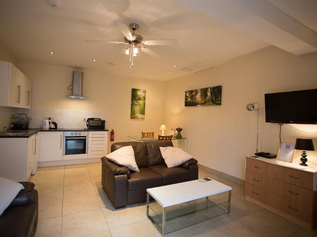 גרימסבי Treetops Cottages & Spa מראה חיצוני תמונה