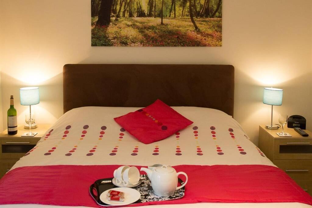 גרימסבי Treetops Cottages & Spa מראה חיצוני תמונה