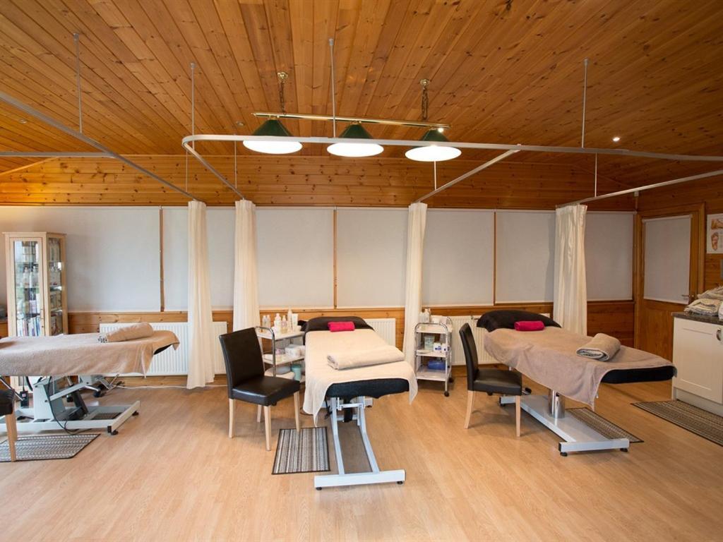 גרימסבי Treetops Cottages & Spa מראה חיצוני תמונה