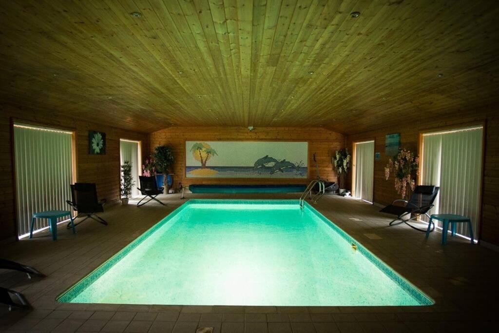 גרימסבי Treetops Cottages & Spa מראה חיצוני תמונה